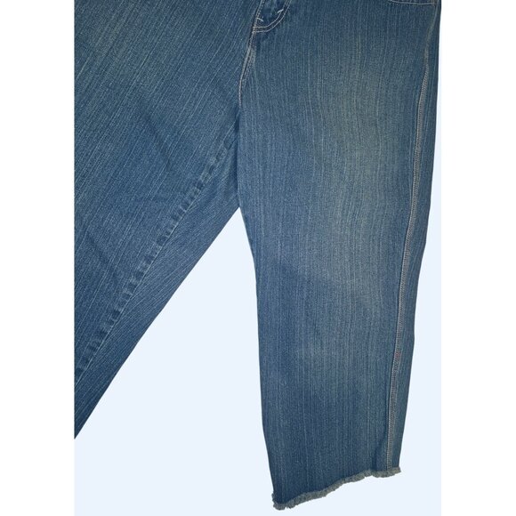 Levis Womens 18 516 Capri Jeans Blue Denim Cut-Off Style Just Shadows - Picture 4 of 8